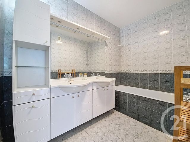 Appartement F3 à vendre - 3 pièces - 66.31 m2 - CHENNEVIERES SUR MARNE - 94 - ILE-DE-FRANCE - Century 21 Cnt Immobilier