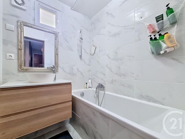Appartement F3 à vendre - 3 pièces - 55.85 m2 - CHENNEVIERES SUR MARNE - 94 - ILE-DE-FRANCE - Century 21 Cnt Immobilier
