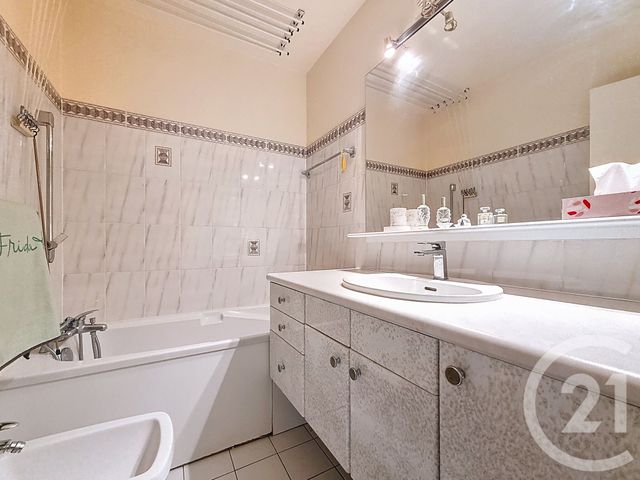 Appartement F4 à vendre - 4 pièces - 73.08 m2 - CHENNEVIERES SUR MARNE - 94 - ILE-DE-FRANCE - Century 21 Cnt Immobilier