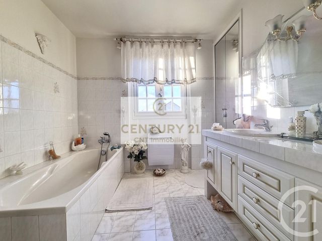 maison à vendre - 6 pièces - 141.88 m2 - CHENNEVIERES SUR MARNE - 94 - ILE-DE-FRANCE - Century 21 Cnt Immobilier