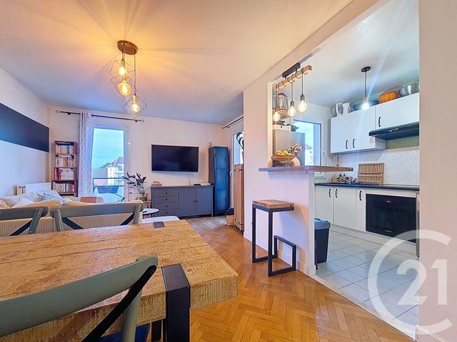 Appartement F2 à louer - 2 pièces - 48.4 m2 - SUCY EN BRIE - 94 - ILE-DE-FRANCE - Century 21 Cnt Immobilier