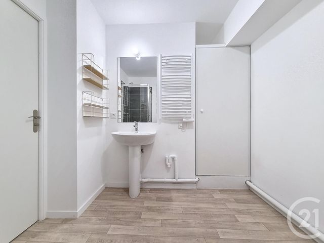 Appartement Studio à louer - 1 pièce - 26.9 m2 - ROISSY EN BRIE - 77 - ILE-DE-FRANCE - Century 21 Cnt Immobilier