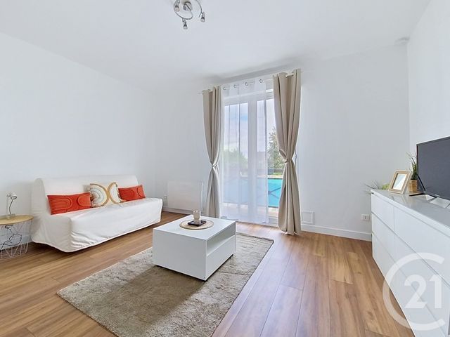 Appartement F1 à louer - 1 pièce - 25.0 m2 - PONTAULT COMBAULT - 77 - ILE-DE-FRANCE - Century 21 Cnt Immobilier