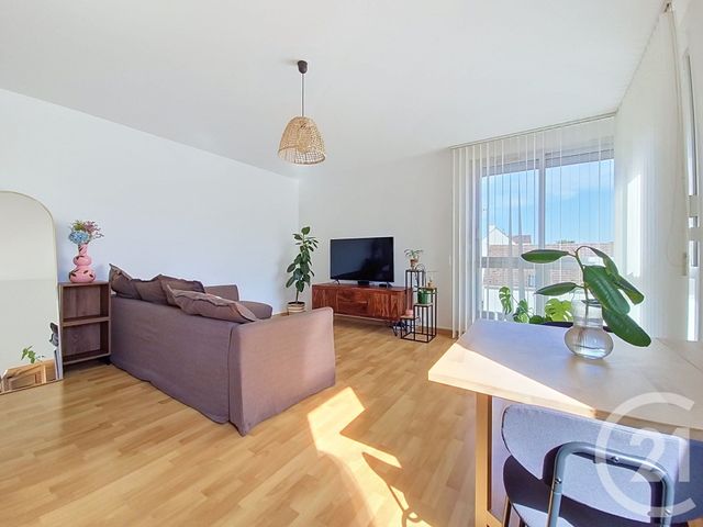 Appartement F3 à louer - 3 pièces - 61.51 m2 - PONTAULT COMBAULT - 77 - ILE-DE-FRANCE - Century 21 Cnt Immobilier