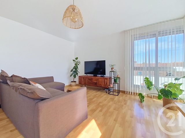 Appartement F3 à louer - 3 pièces - 61.51 m2 - PONTAULT COMBAULT - 77 - ILE-DE-FRANCE - Century 21 Cnt Immobilier